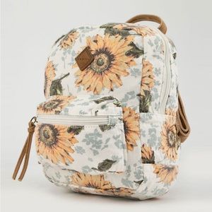 ‼️O’Neill mini sunflower backpack‼️ beautiful for summer and fits everything.